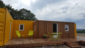 CONTAINER JAUNE SOLEIL | View from room - Des Branches & Vous (Chateauneuf-sur-Isere)