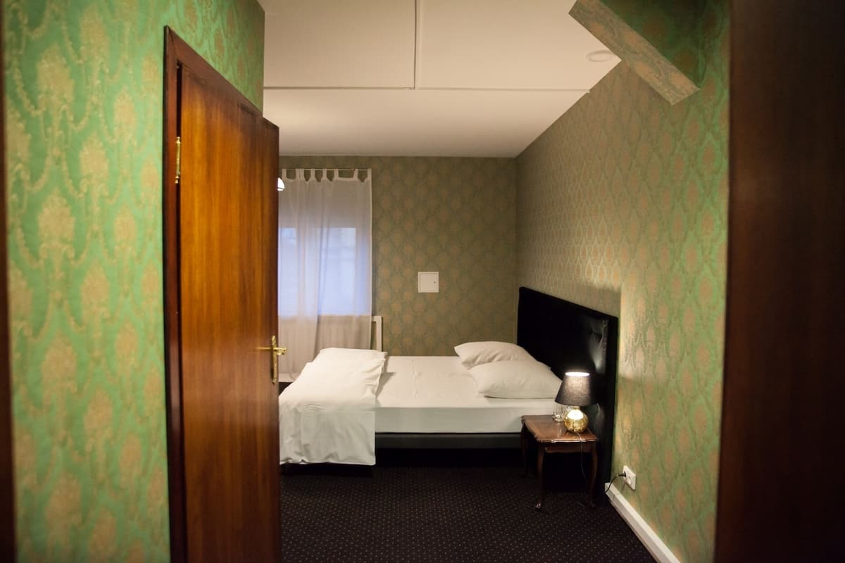 Georg von Viebah Suite | Egyptian cotton sheets, premium bedding, down duvets, pillow-top beds