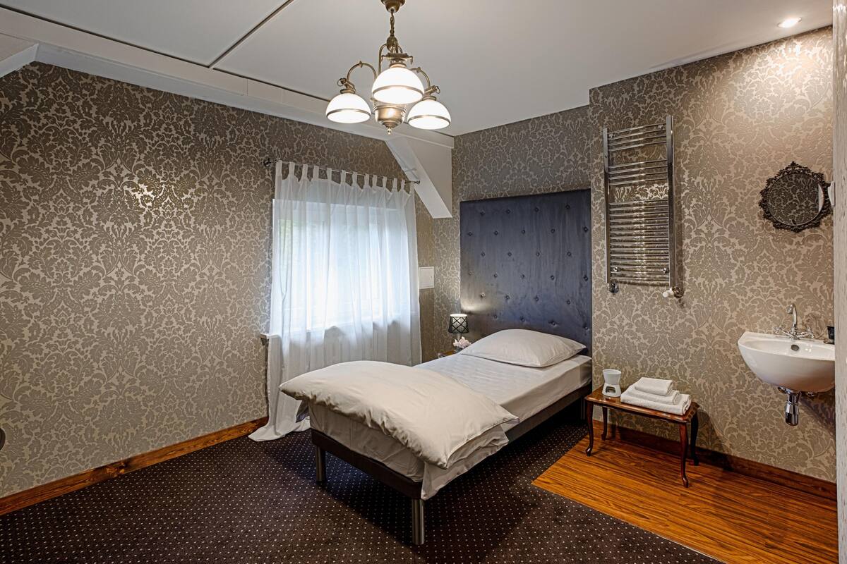 Georg  Graf von Waldersee Suite | Egyptian cotton sheets, premium bedding, down comforters, pillowtop beds