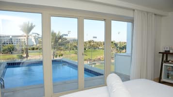 Suite (Golf Pool suite, with private pool) | Vue sur le jardin