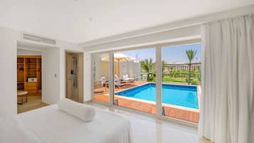 Suite (Golf Pool suite, with private pool)