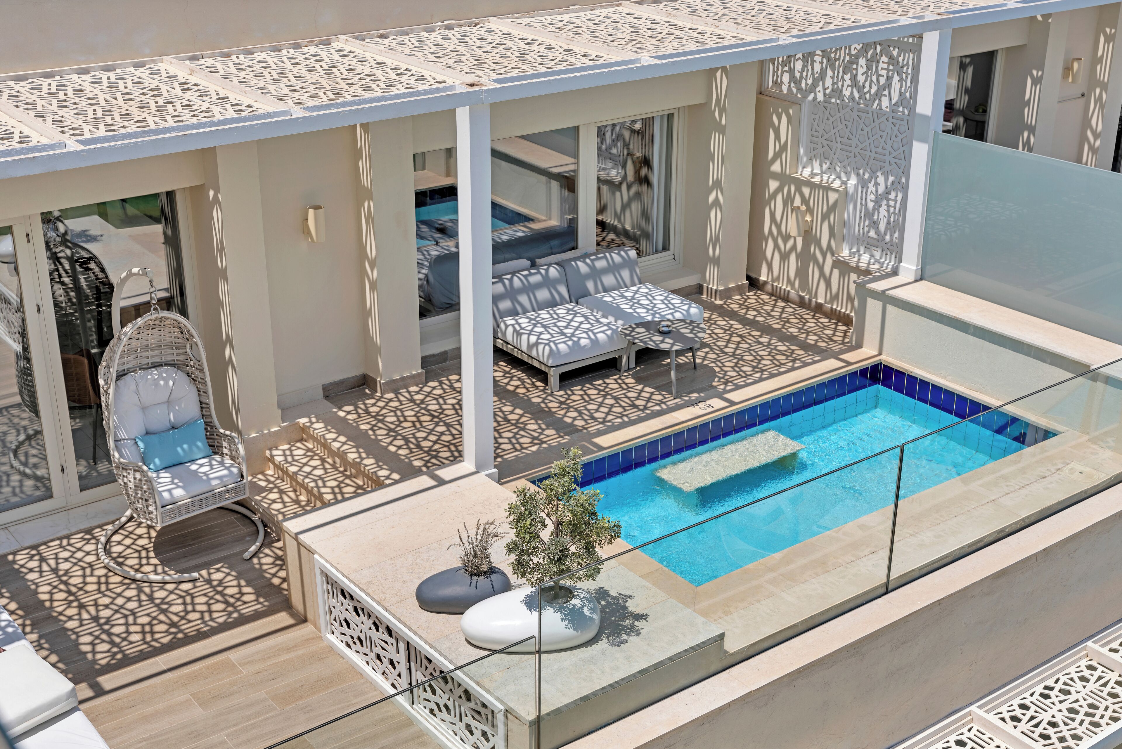 Suíte (Penthouse Suite) | 1 quarto, frigobar, cofres nos quartos, individualmente decorados