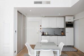 Dining - Sparkle-2189-Contemporary one-bedroom flat in the city centre (Cannes)