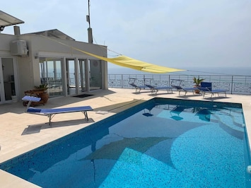 Vue sur piscine