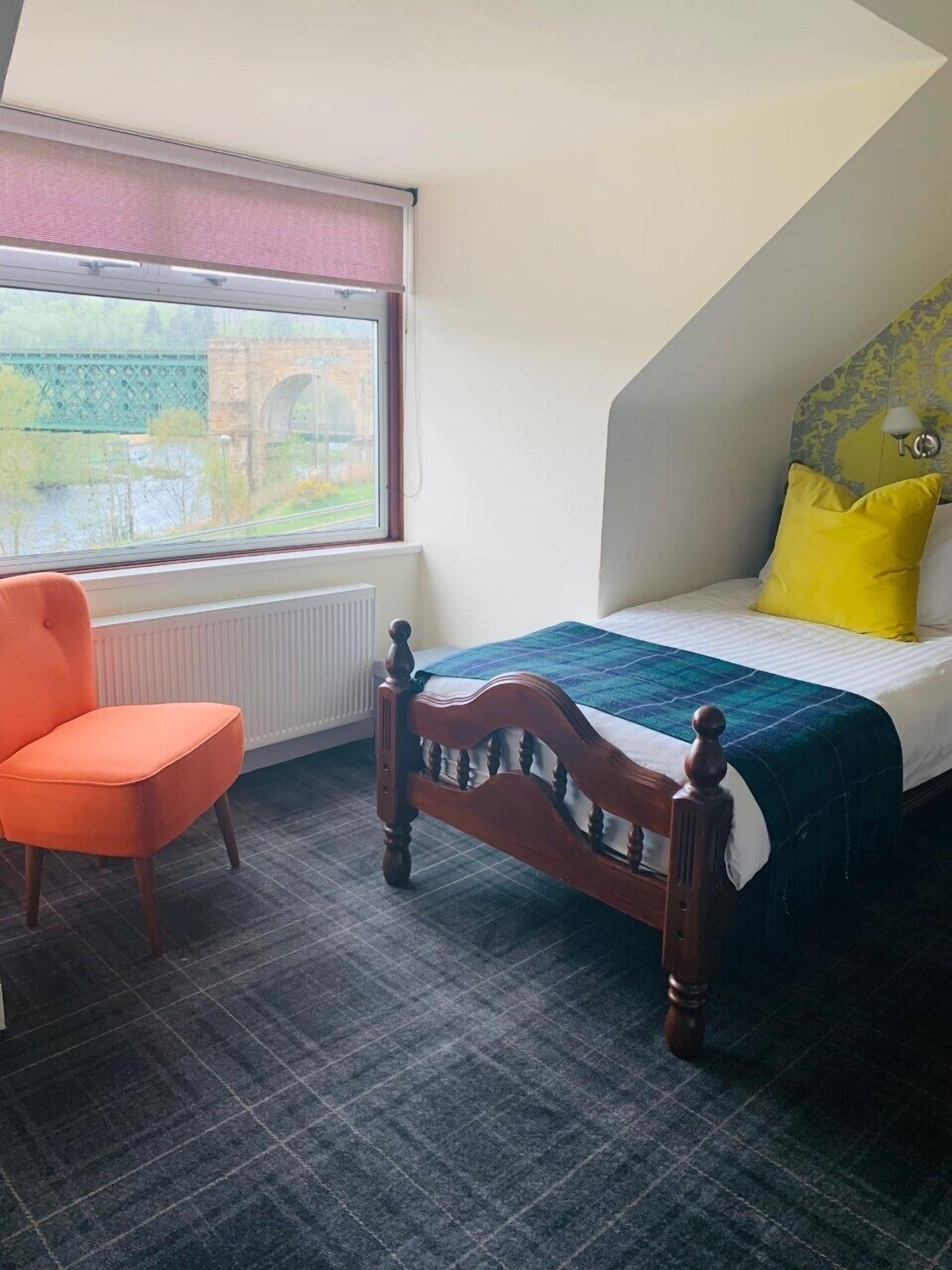 twin room | individually decorated, individually furnished, iron/ironing board