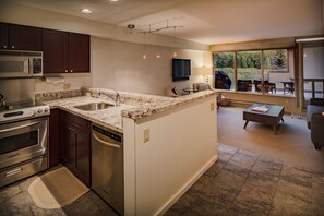 Fridge, microwave, oven, stovetop - Deluxe Unit with Unbeatable Deck Views (Telluride)