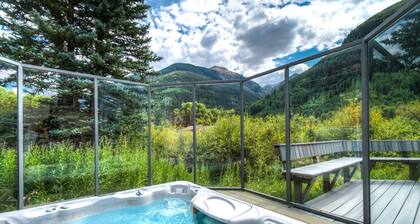 Deluxe Unit with Unbeatable Deck Views