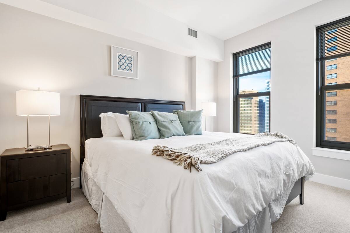 Luxury Apartment, 1 Bedroom | 1 bedroom, individually decorated, individually furnished, desk