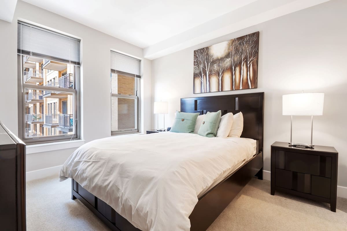 Luxury Apartment, 2 Bedrooms | 1 bedroom, individually decorated, individually furnished, desk