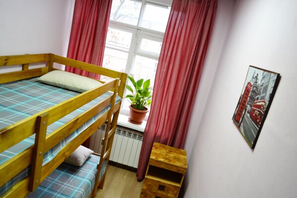 Economy Double Room | Iron/ironing board, free WiFi, bed sheets - Hostel Aviator (Moscow)