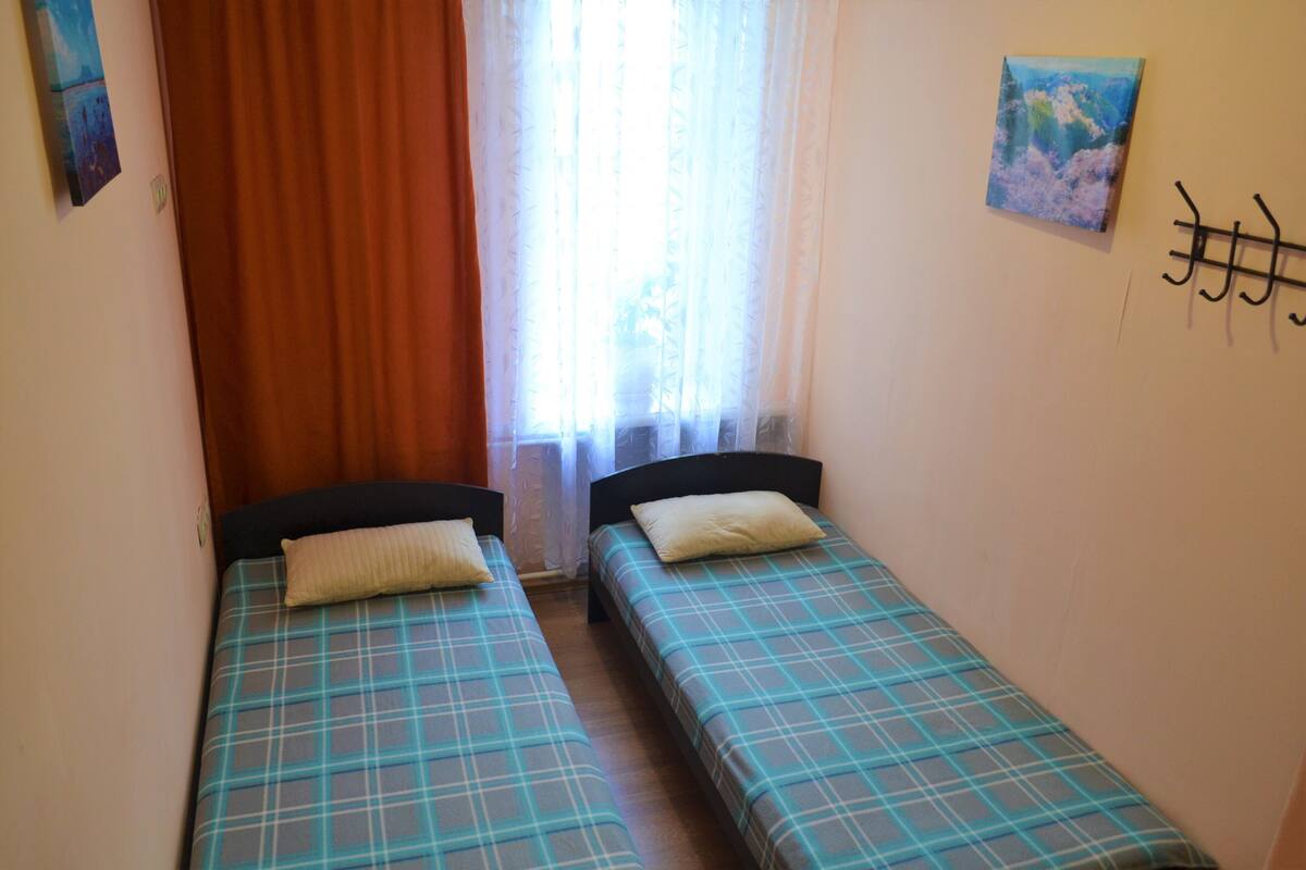 Iron/ironing board, free WiFi, bed sheets