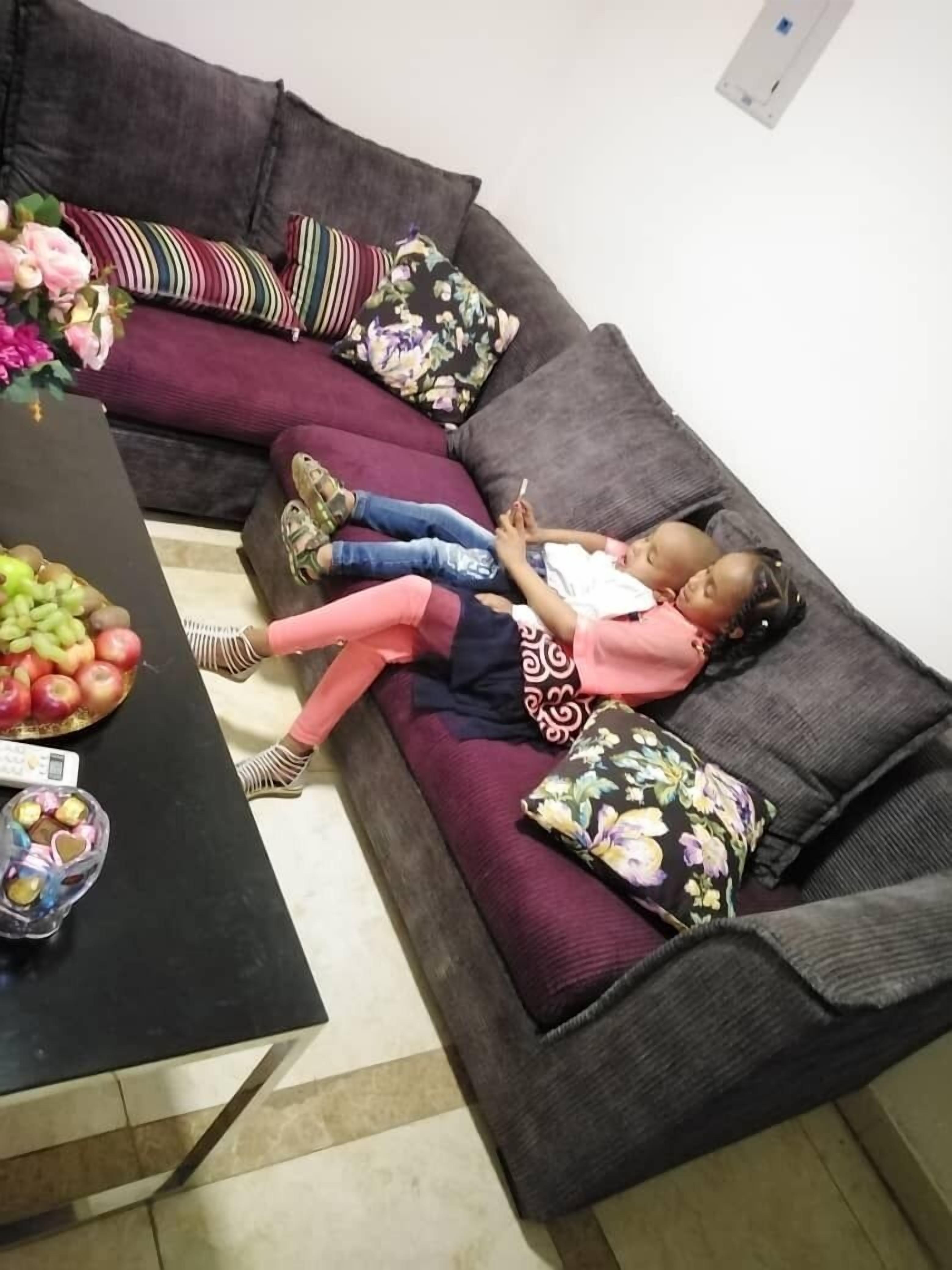 32-inch lcd tv with satellite channels, tv