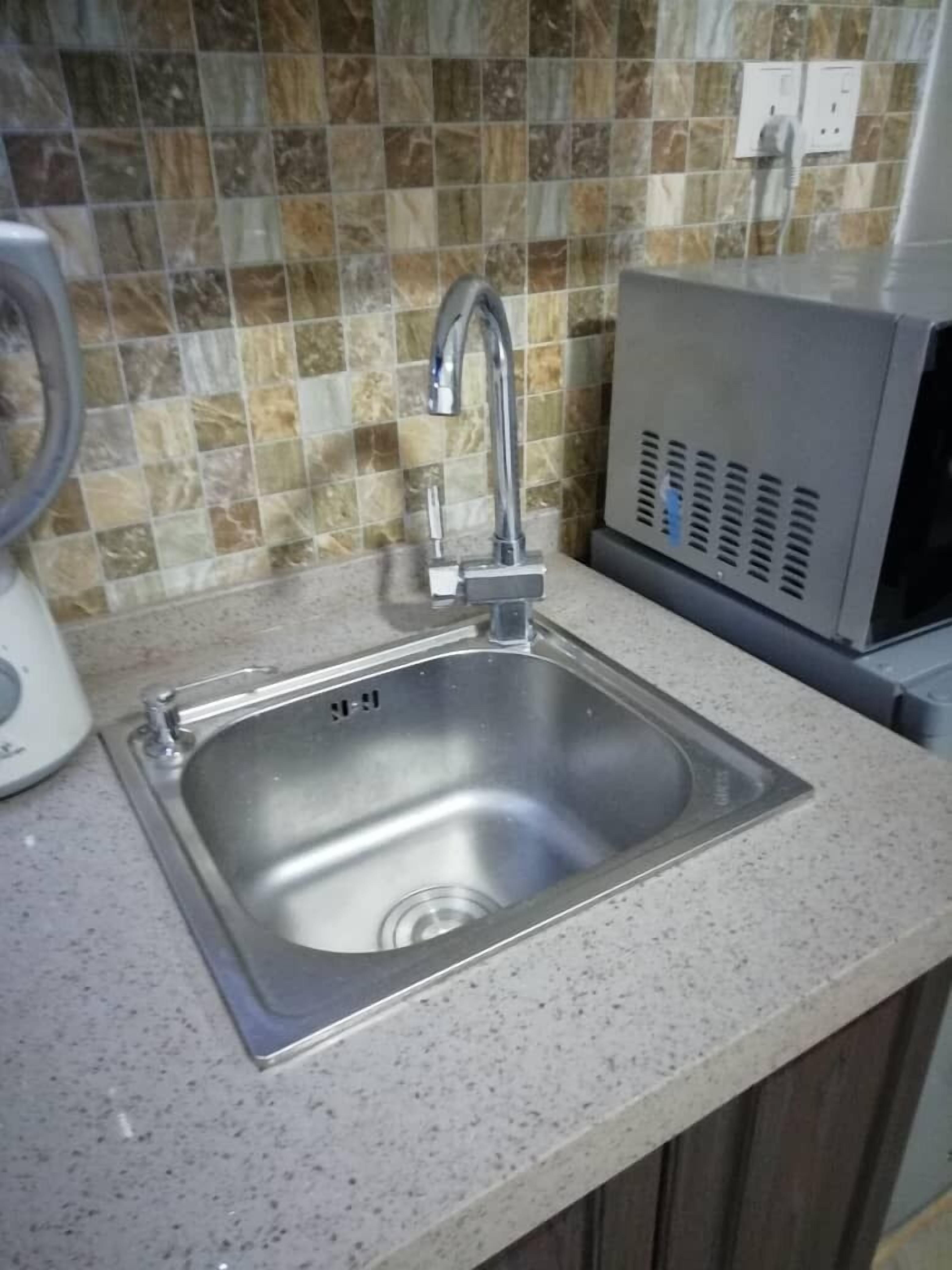 fridge, microwave, stovetop, blender