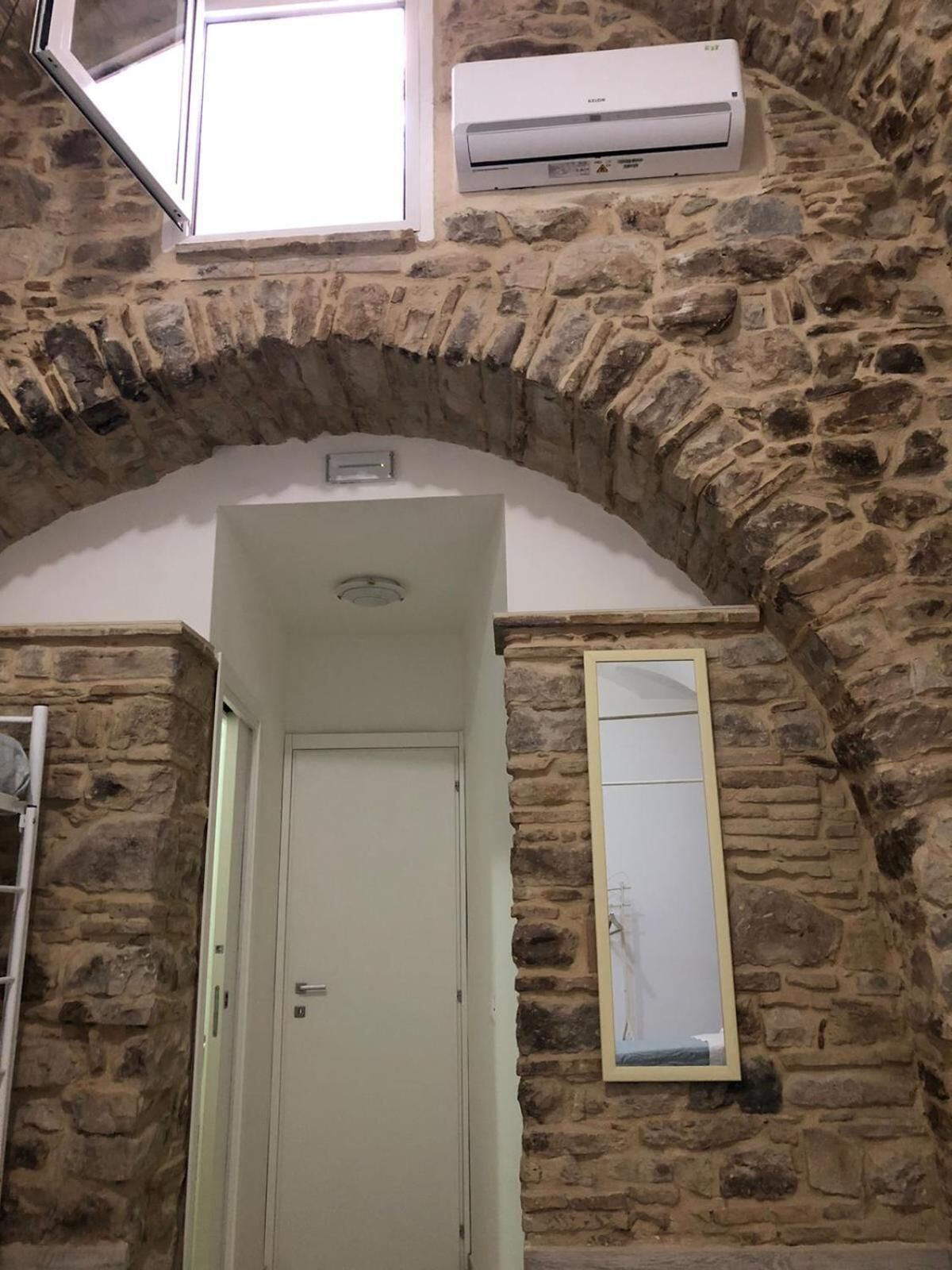 تجهيزات دش، مستلزمات مجانية للعناية الشخصية، مجففات شعر، مراحيض شطف