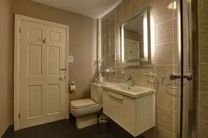 Free toiletries, hair dryer, towels - The Swan Inn (Moreton-in-Marsh)