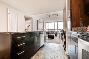 Luxury Apartment, 1 Bedroom | Private kitchen