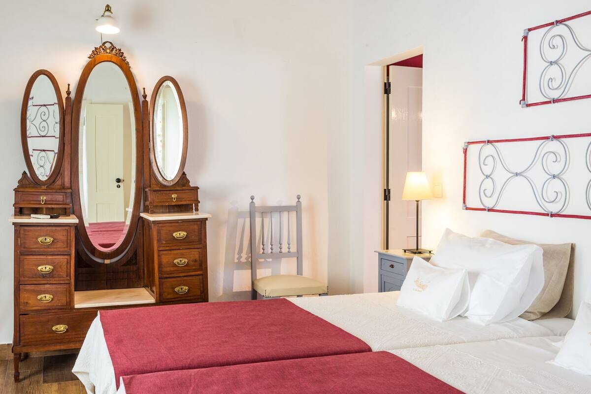 Twin Room (Verão)
