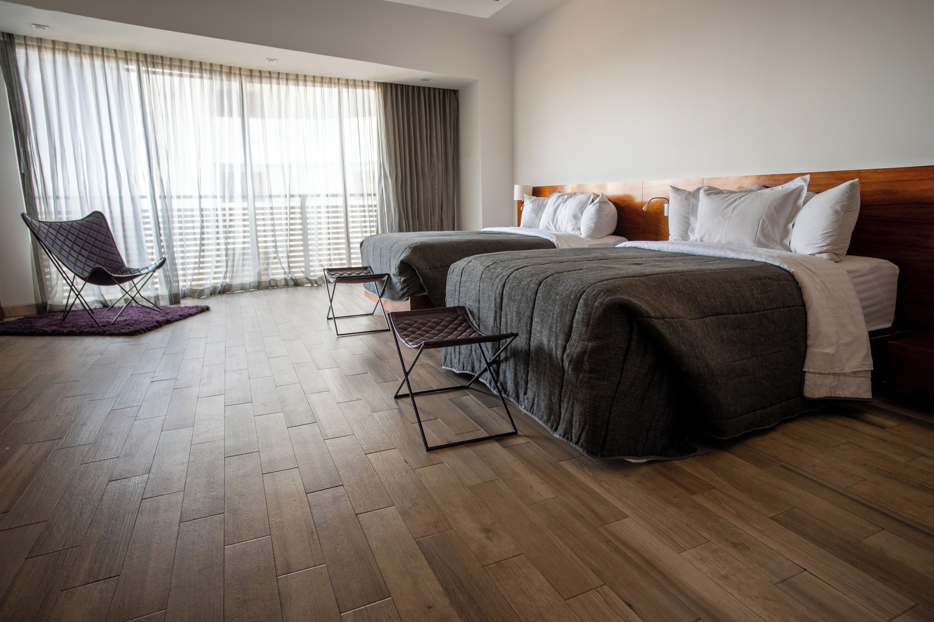  Suite Ejecutiva | Chăn bông, két bảo mật tại phòng, bàn, bàn ủi/dụng cụ ủi quần áo 