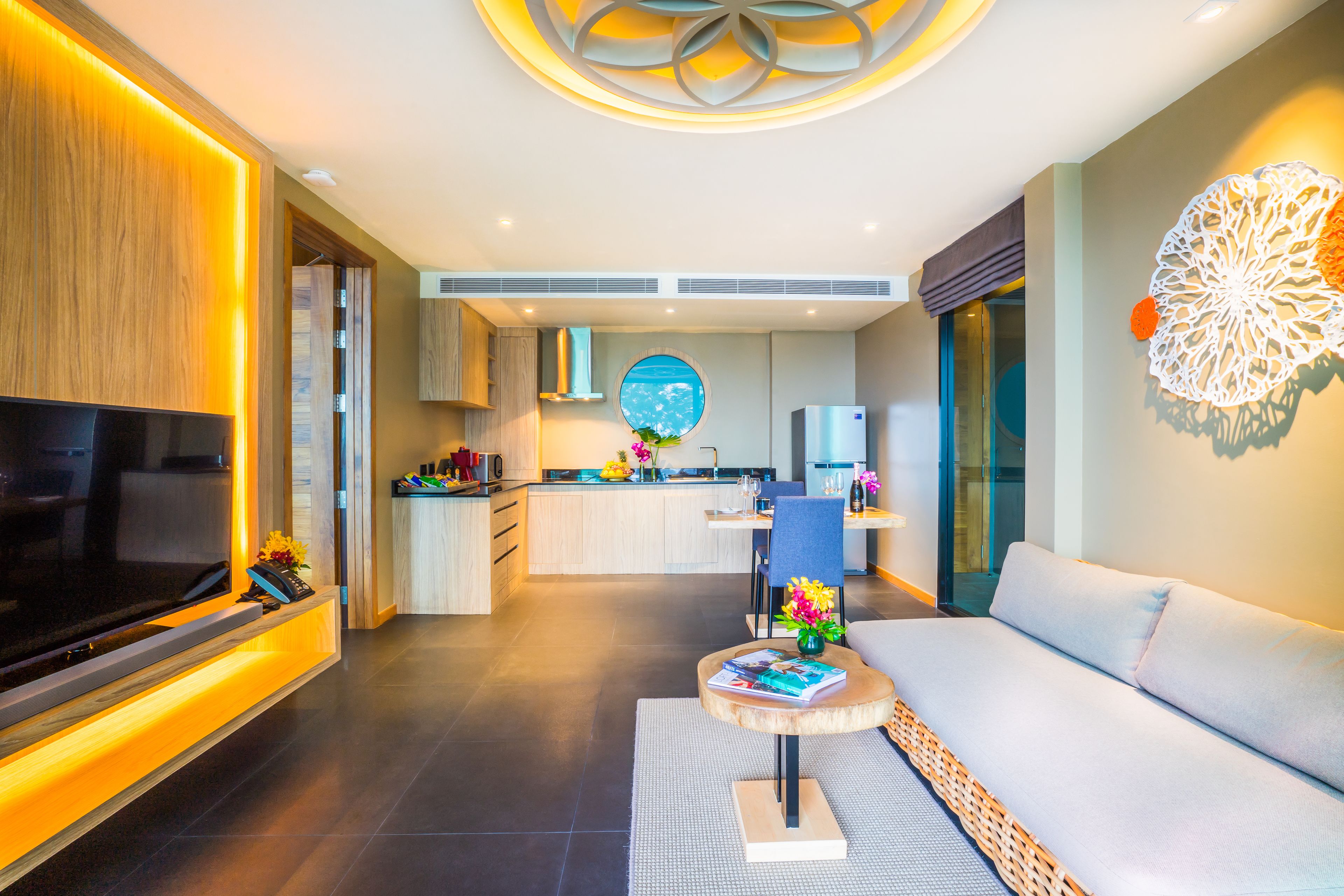 Villa, 1 Bedroom, Sea View | Living room | 55-inch Smart TV with cable channels