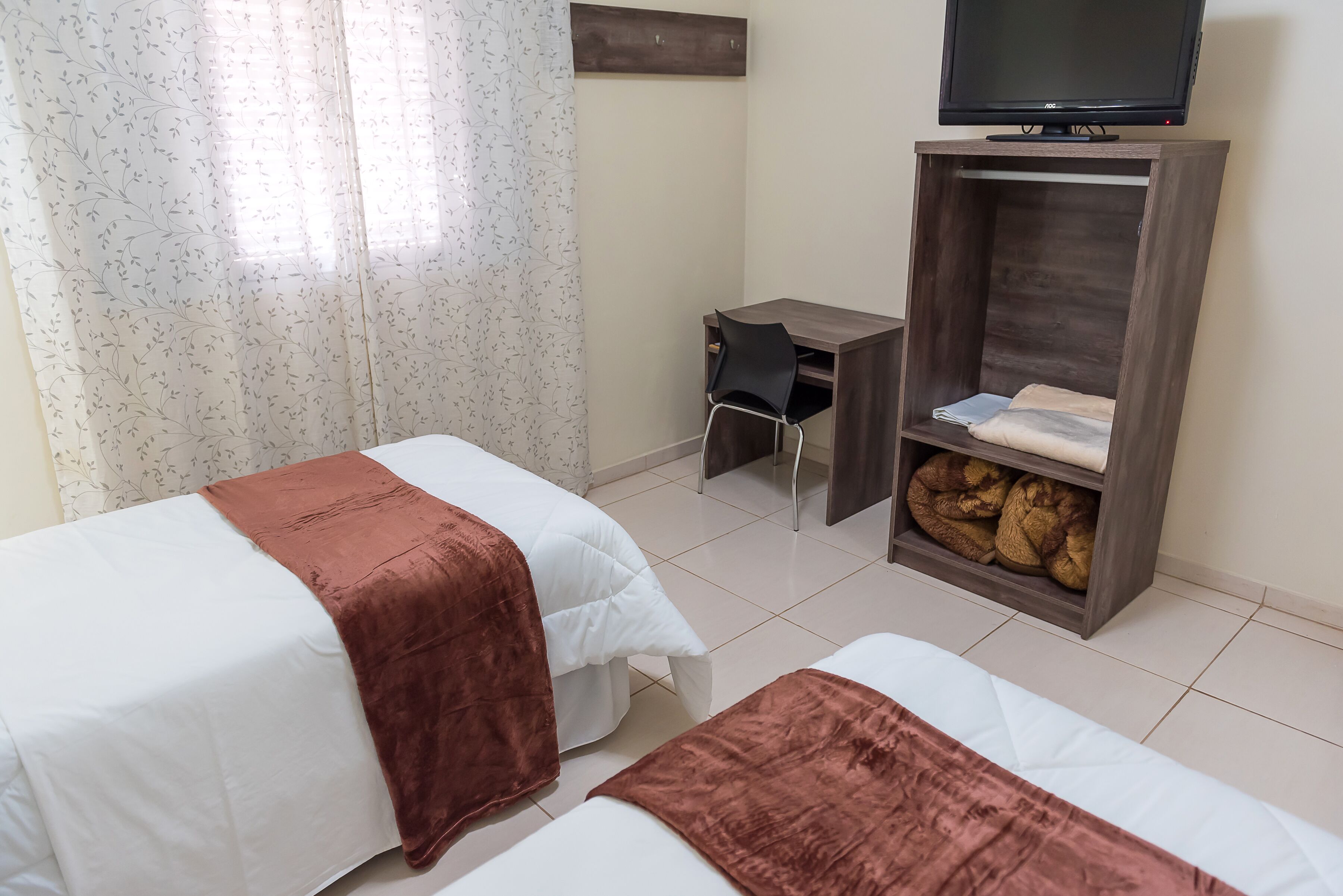 雙床房, 多間臥室 | 書桌、隔音、免費無線上網、床單