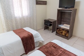 Desk, soundproofing, free WiFi, bed sheets