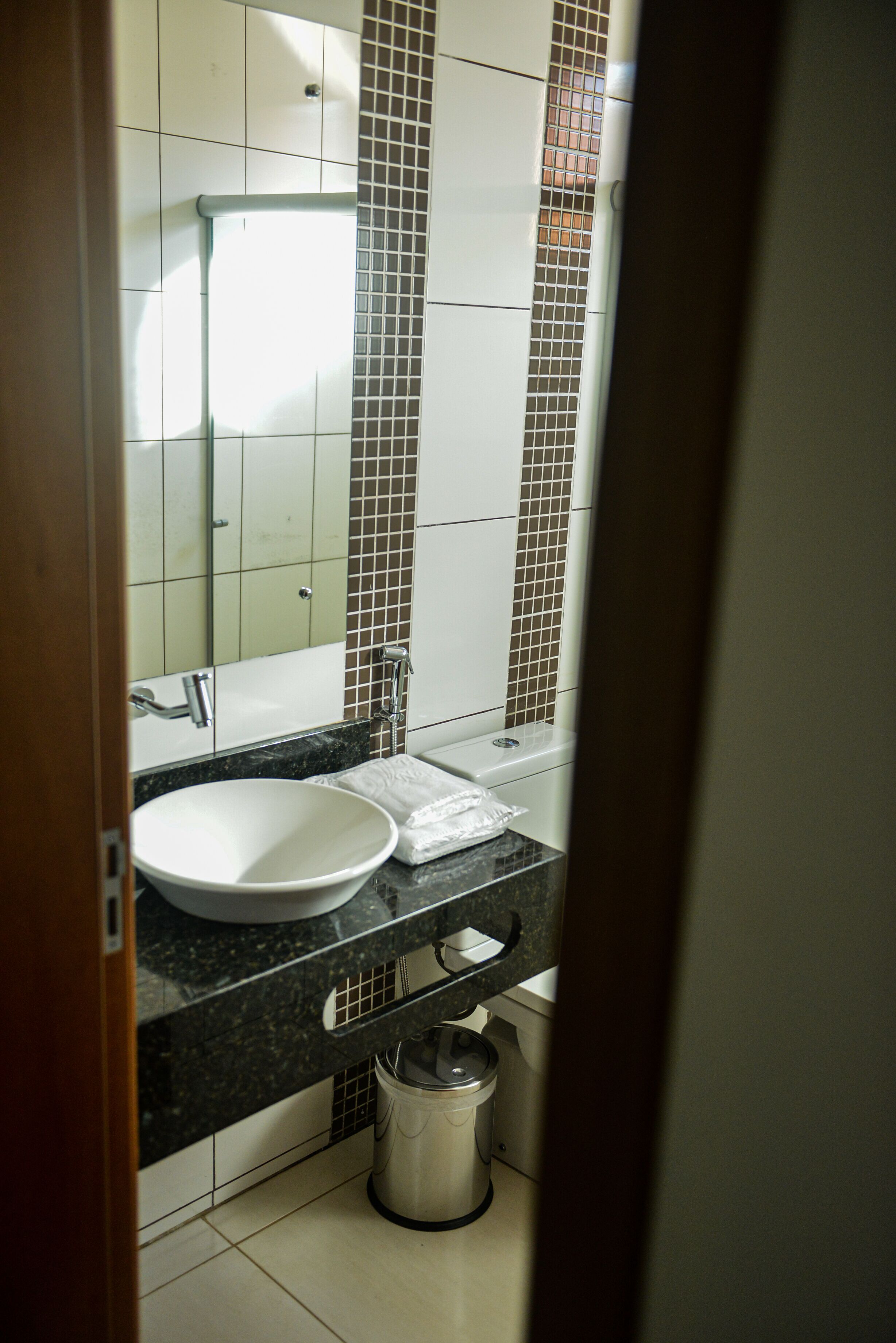 double room, 6 bedrooms | bathroom | shower, towels