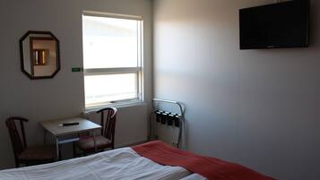 Blackout curtains, iron/ironing board, free cots/infant beds, free WiFi