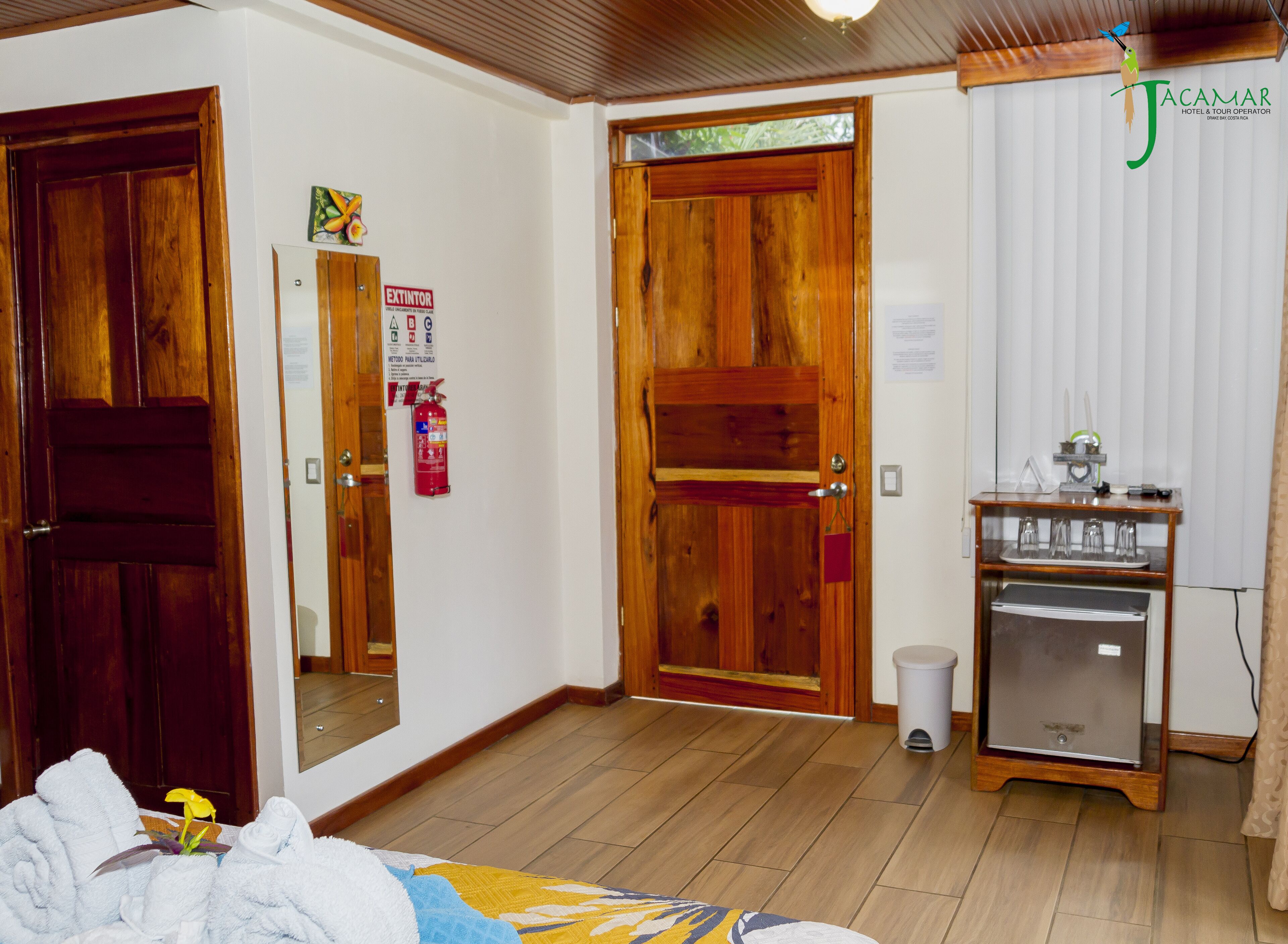 Caja de seguridad en la habitación, wifi gratis y ropa de cama 