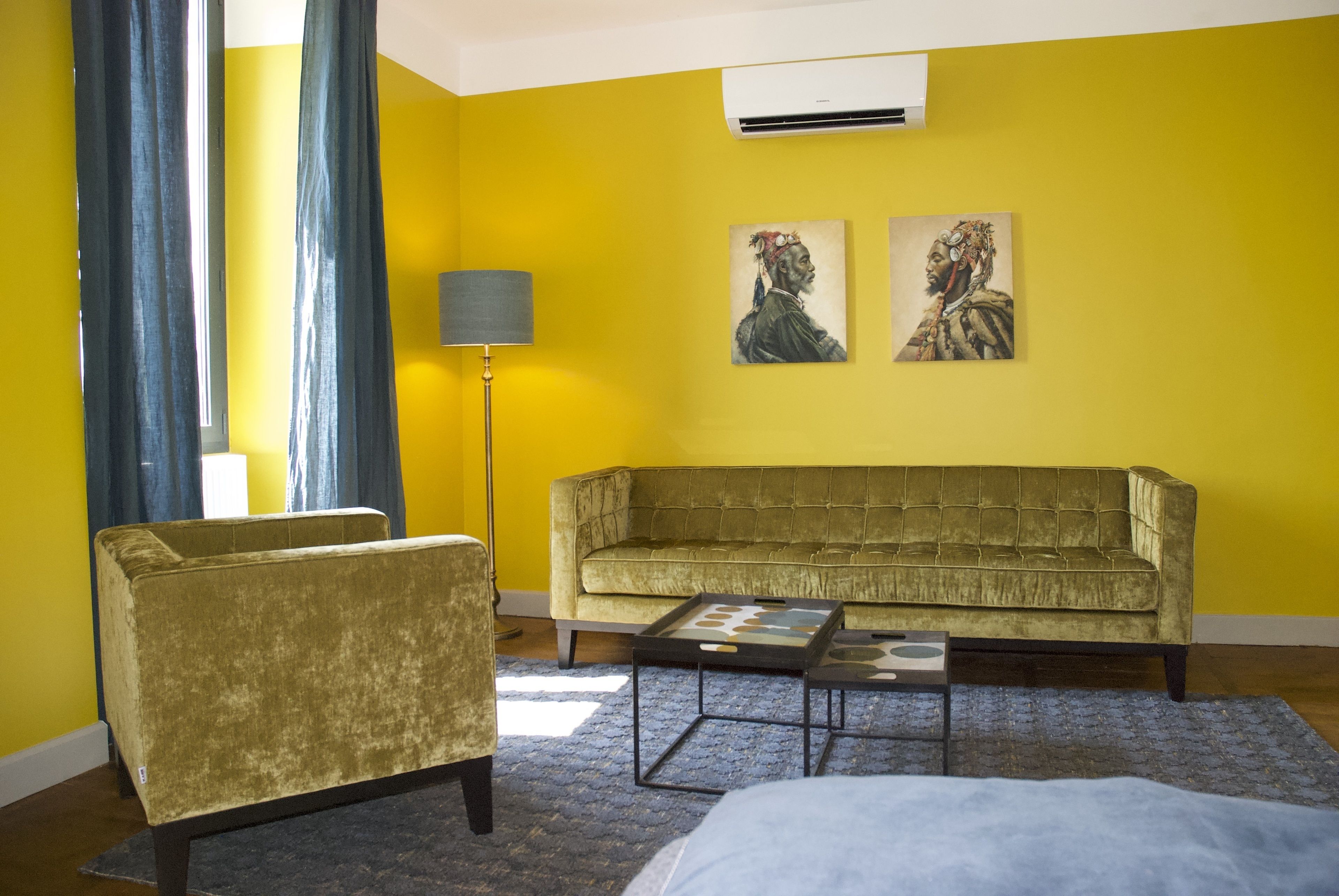 Deluxe tweepersoonskamer | Woonruimte | Flatscreentelevisie