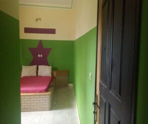 Daily cooked-to-order breakfast for a fee