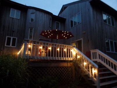 Free Beach chairs & umbrella use Beautiful Spacious home, Game room & Central AC