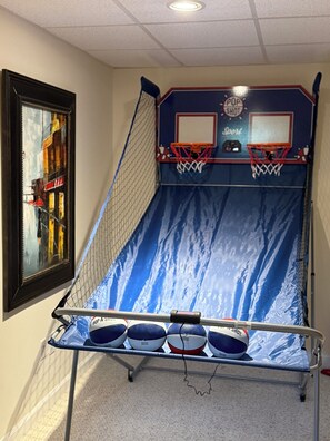 Game room - Free Beach chairs  FREE FERRY CAR RESV JULY WEEKLY RENTAL  Game room  Central AC (Edgartown)