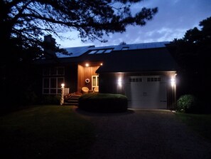 Exterior - Free Beach chairs  FREE FERRY CAR RESV JULY WEEKLY RENTAL  Game room  Central AC (Edgartown)