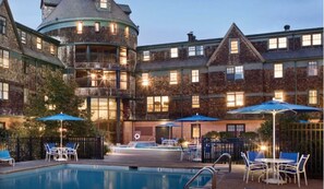 Pool - 3BR - Weather-Proof MEMORIAL DAY in Newport- EZ2Book! (Newport)