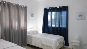Comfort Room, 3 Bedrooms, Accessible, Pool View | 3 bedrooms, WiFi (free), bed sheets - Residencial Abdimar (Guayacanes)