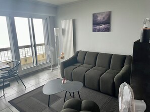 Tv, dvd-spelare och en stereo