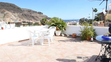 Twin Room, Shared Bathroom | Balcony
