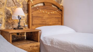 3 chambres, fer et planche à repasser, Wi-Fi gratuit, draps fournis