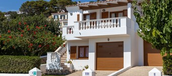 With fantastic sea views near the beach - Villa Loes