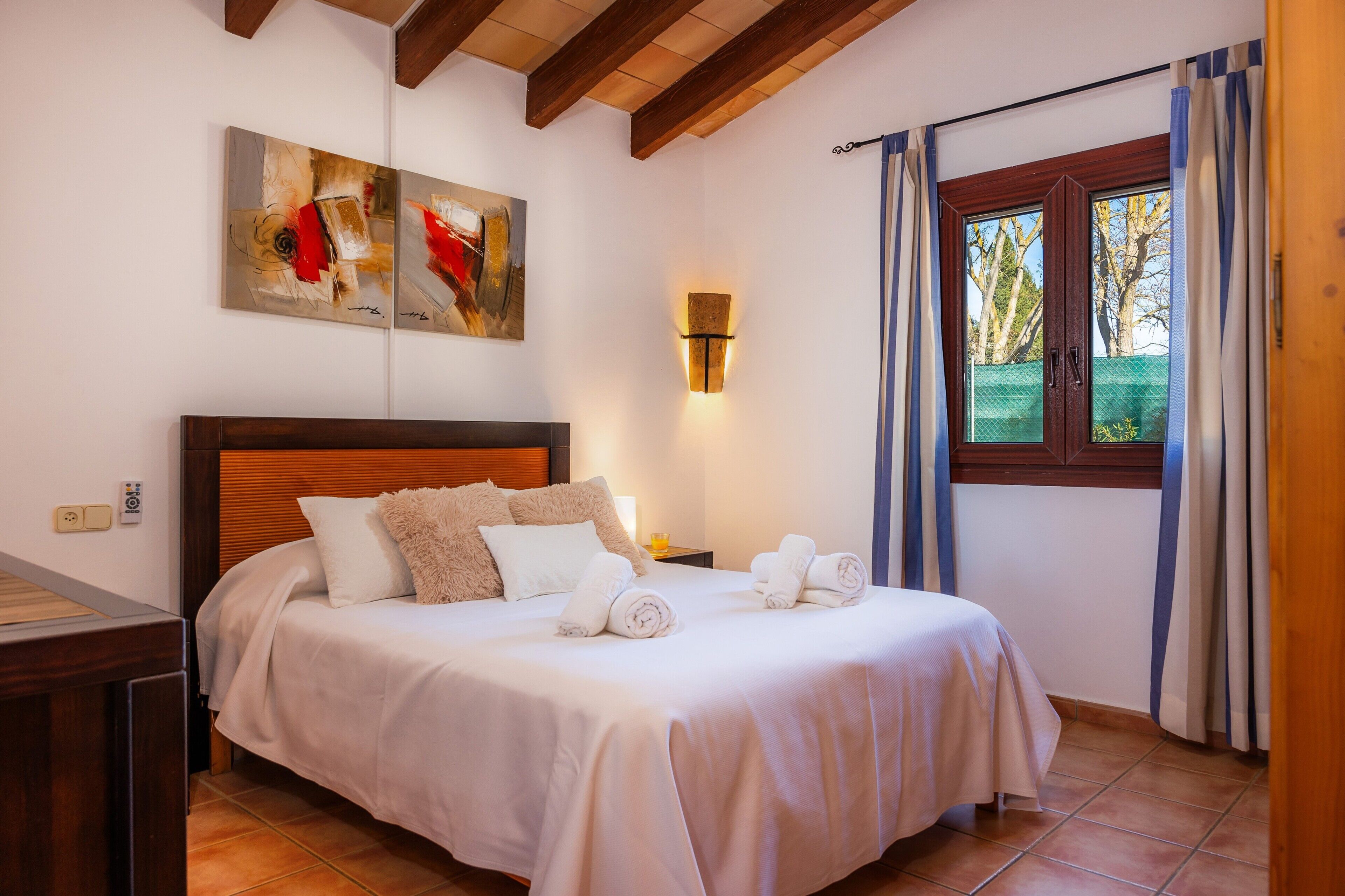 2 habitaciones, tabla de planchar con plancha y wifi gratis 