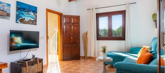 Finca "Can Pota" avec grand jardin et piscine