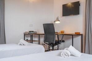 4 habitaciones, tabla de planchar con plancha y wifi gratis 