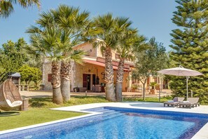 Pool - Spacious country house with pool & garden - Villa Es Vinyo (Biniali)