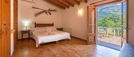 6 habitaciones, tabla de planchar con plancha y wifi gratis