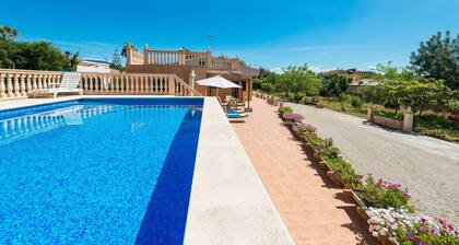 Familienfreundliche Villa "Ses Llegitimes" mit Pool