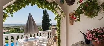 Charmante maison de vacances "Bambú" avec piscine extérieure