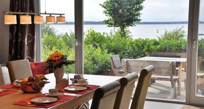 Beach house, 200 sqm. Wf., Directly at the Plauer See, Müritz, 30m to the beach, Sky