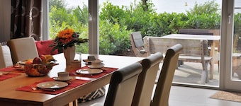 Beach house, 200 sqm. Wf., Directly at the Plauer See, Müritz, 30m to the beach, Sky