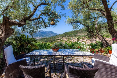 Inmitten eines Bergpanoramas – Casa Salva