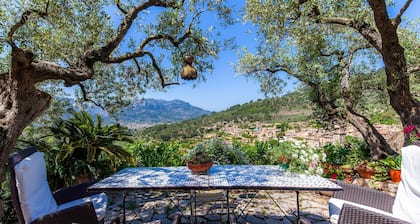 Inmitten eines Bergpanoramas – Casa Salva